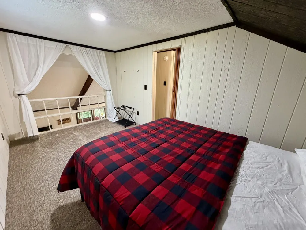 10619 River Dr Ranch Irons, MI 49644