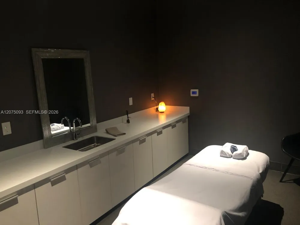 1600 NE 1st Ave #1102 Miami, FL 33132