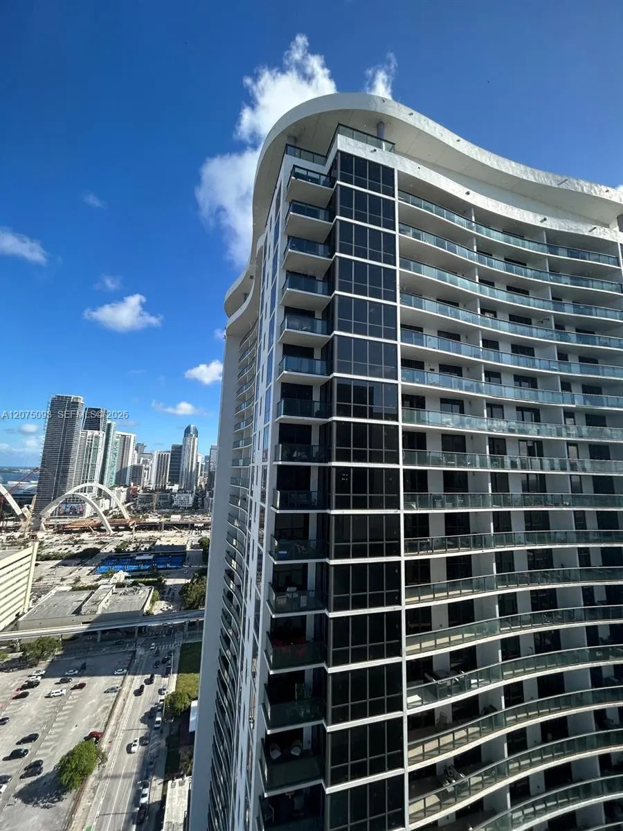 1600 NE 1st Ave #1102 Miami, FL 33132