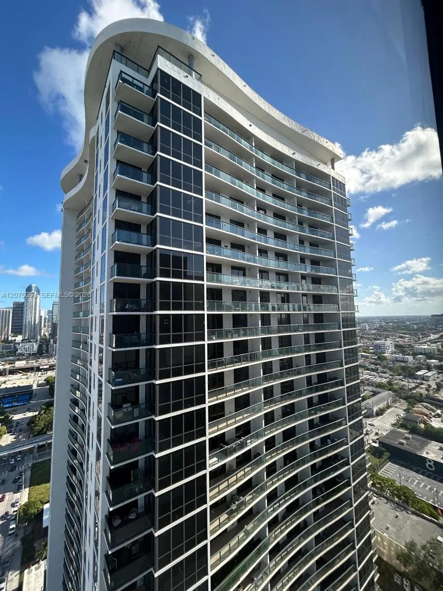 1600 NE 1st Ave #1102 Miami, FL 33132