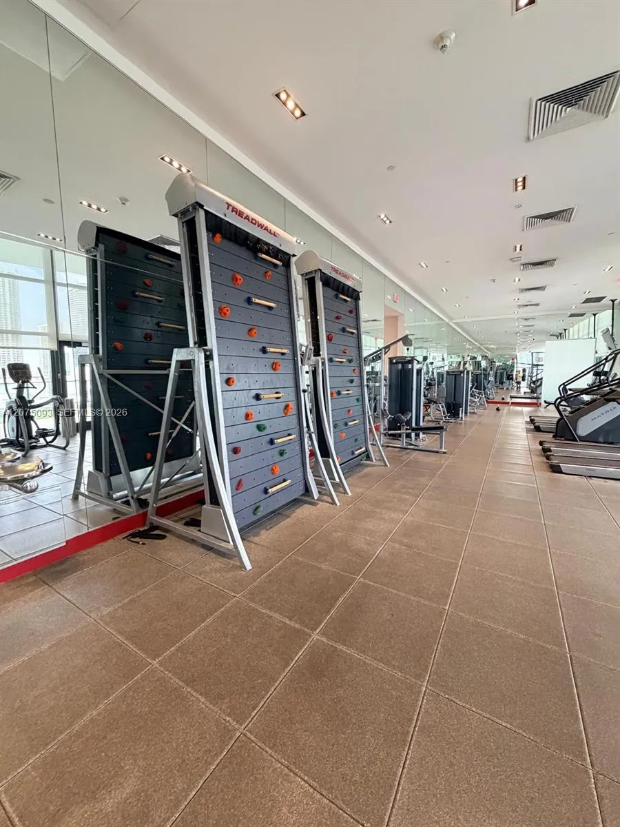 1600 NE 1st Ave #1102 Miami, FL 33132
