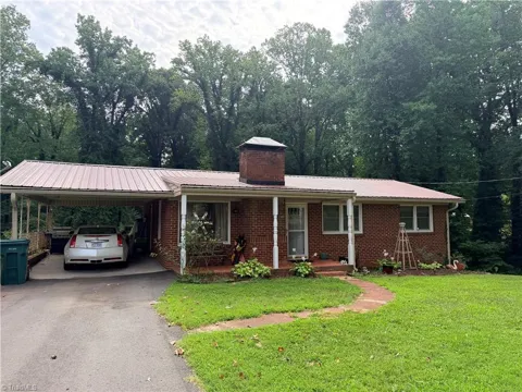 6815 University Parkway