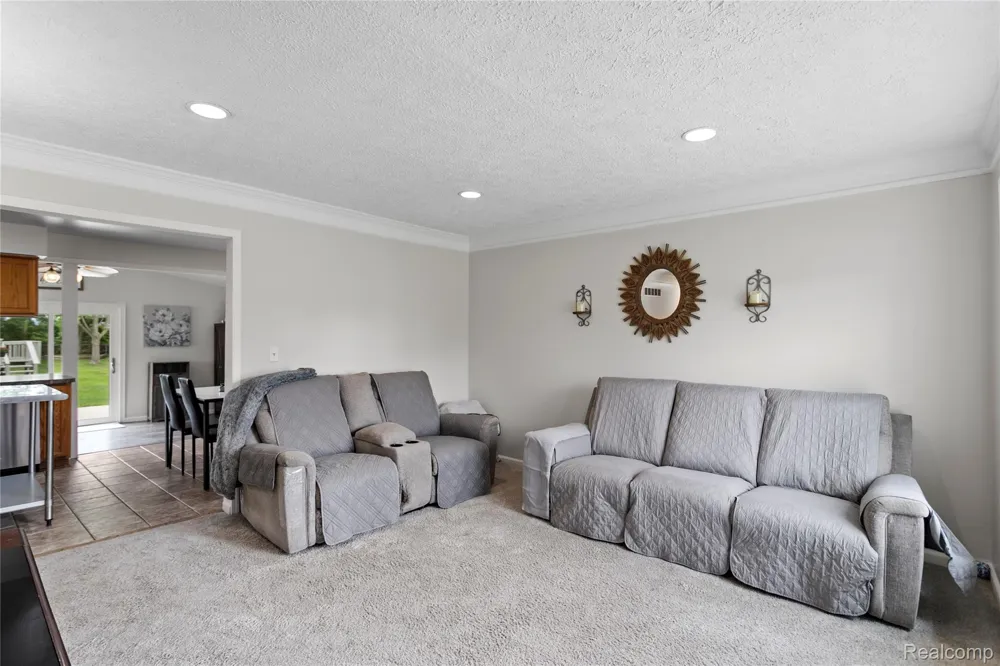 27311 Wyly Street Chesterfield Township, MI 48047