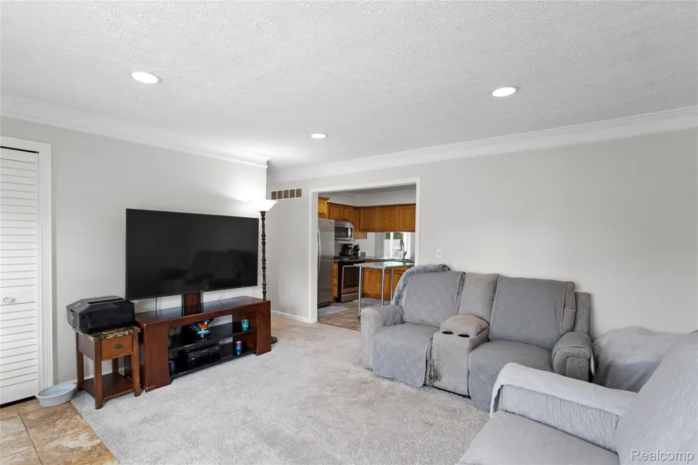 27311 Wyly Street Chesterfield Township, MI 48047