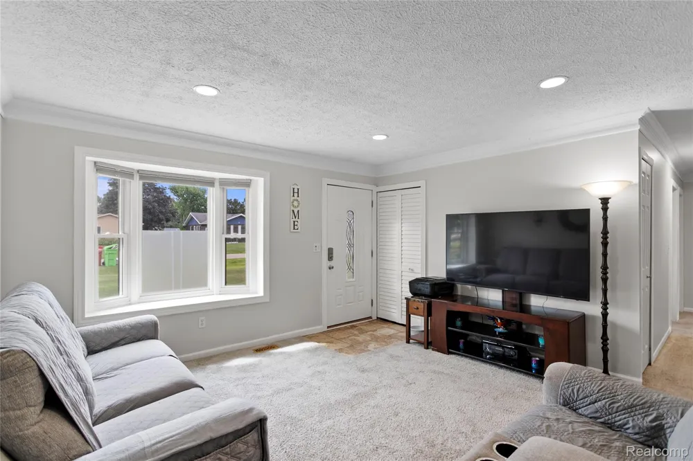 27311 Wyly Street Chesterfield Township, MI 48047