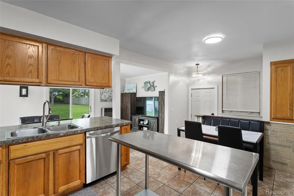 27311 Wyly Street Chesterfield Township, MI 48047