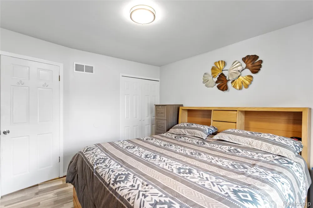 27311 Wyly Street Chesterfield Township, MI 48047