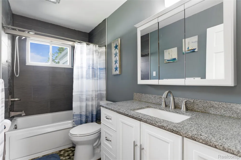 27311 Wyly Street Chesterfield Township, MI 48047