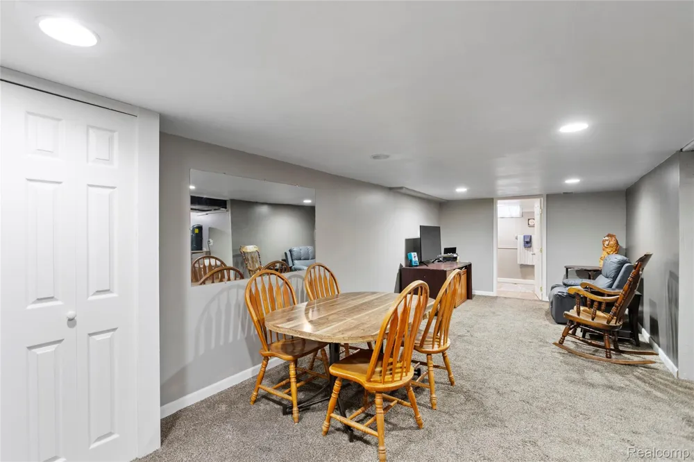 27311 Wyly Street Chesterfield Township, MI 48047
