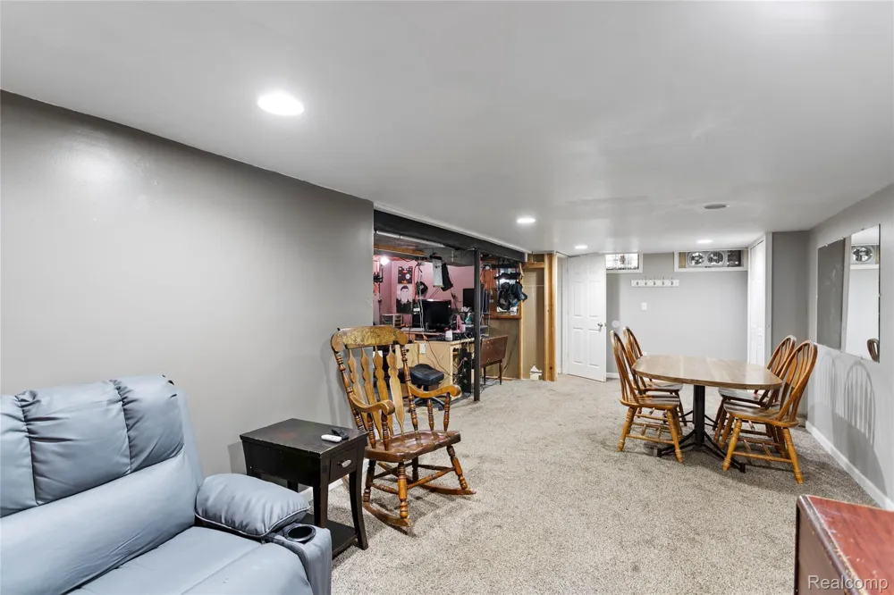 27311 Wyly Street Chesterfield Township, MI 48047