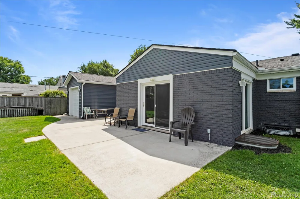 27311 Wyly Street Chesterfield Township, MI 48047