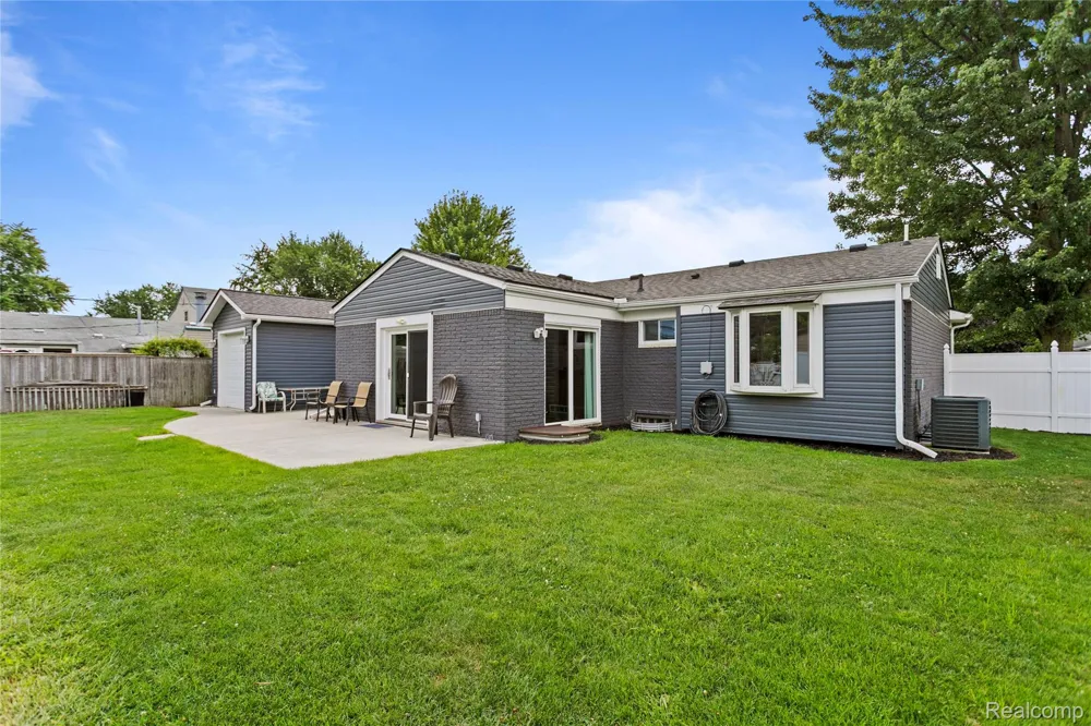 27311 Wyly Street Chesterfield Township, MI 48047