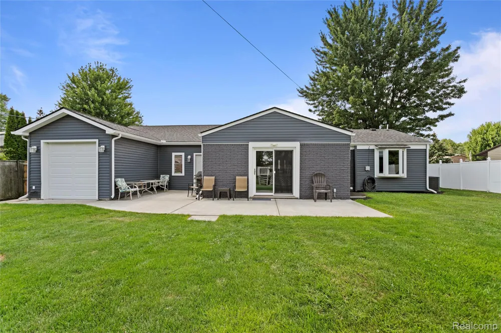 27311 Wyly Street Chesterfield Township, MI 48047