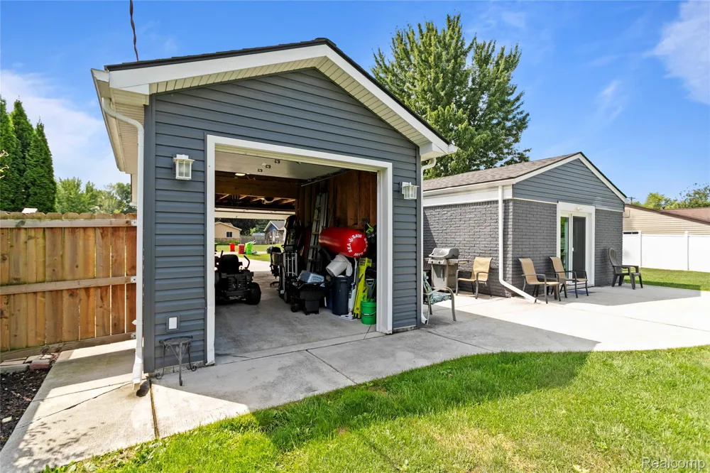 27311 Wyly Street Chesterfield Township, MI 48047