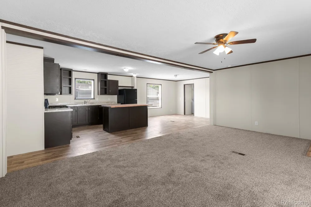 48582 Leafdale Court Shelby Charter Township, MI 48317