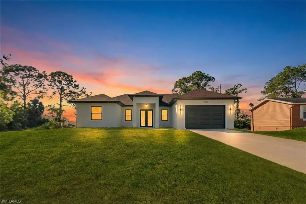 2909 9th Street W Lehigh Acres, FL 33971