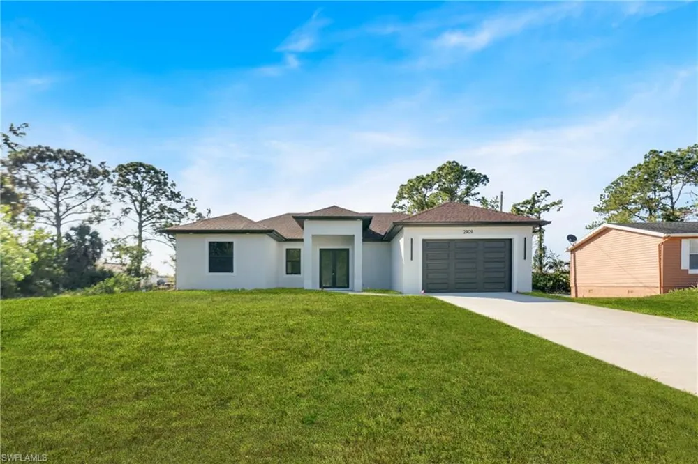 2909 9th Street W Lehigh Acres, FL 33971