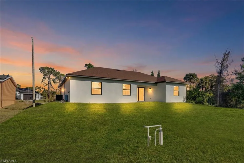 2909 9th Street W Lehigh Acres, FL 33971