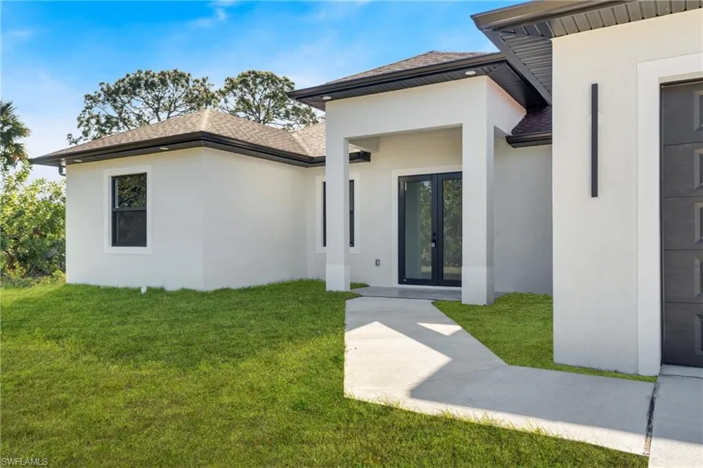 2909 9th Street W Lehigh Acres, FL 33971