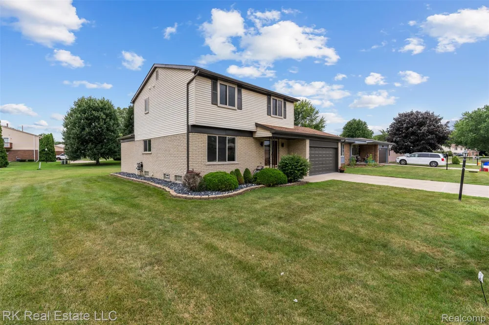 31690 Joann Drive Chesterfield Township, MI 48047