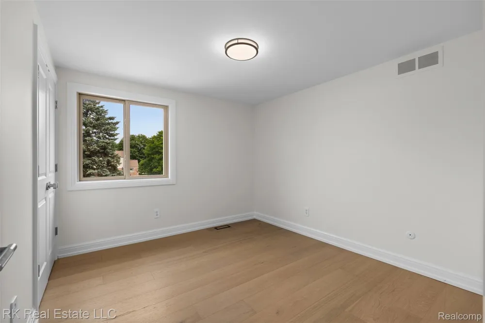 31690 Joann Drive Chesterfield Township, MI 48047