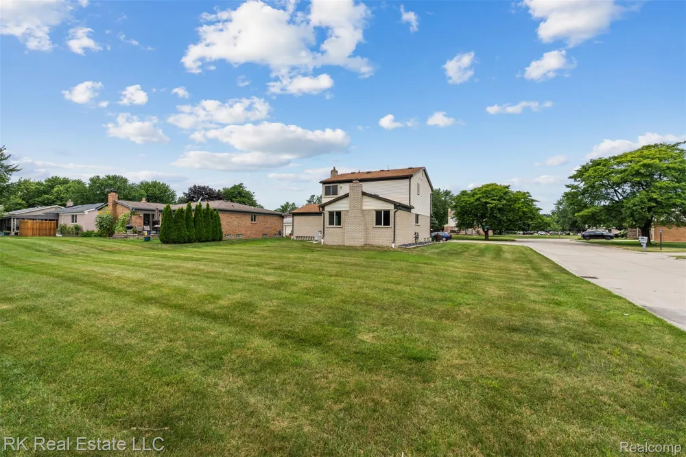 31690 Joann Drive Chesterfield Township, MI 48047