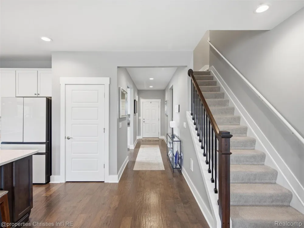 2290 Monte Vista Court Orion Charter Township, MI 48360