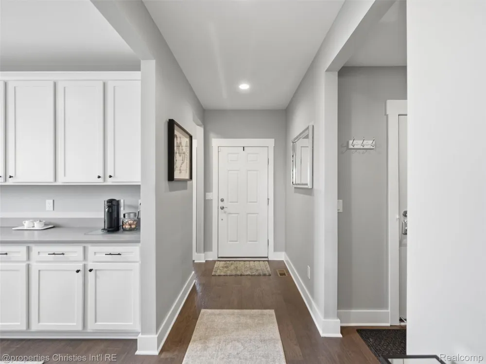 2290 Monte Vista Court Orion Charter Township, MI 48360