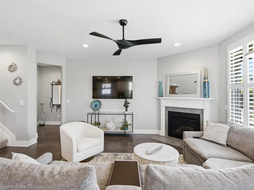 2290 Monte Vista Court Orion Charter Township, MI 48360