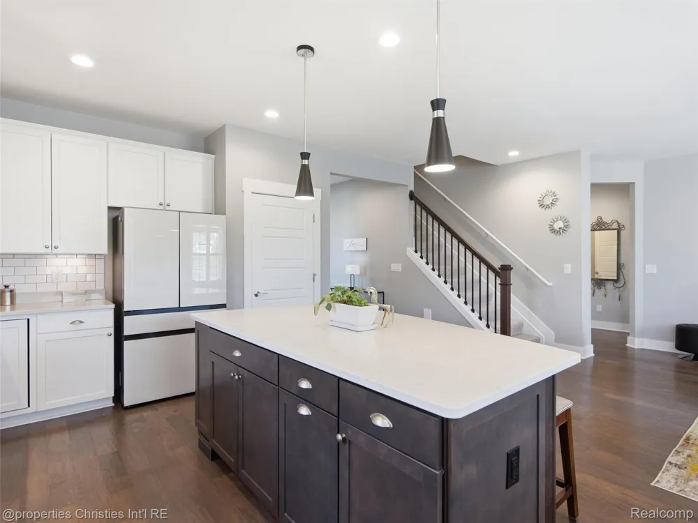 2290 Monte Vista Court Orion Charter Township, MI 48360