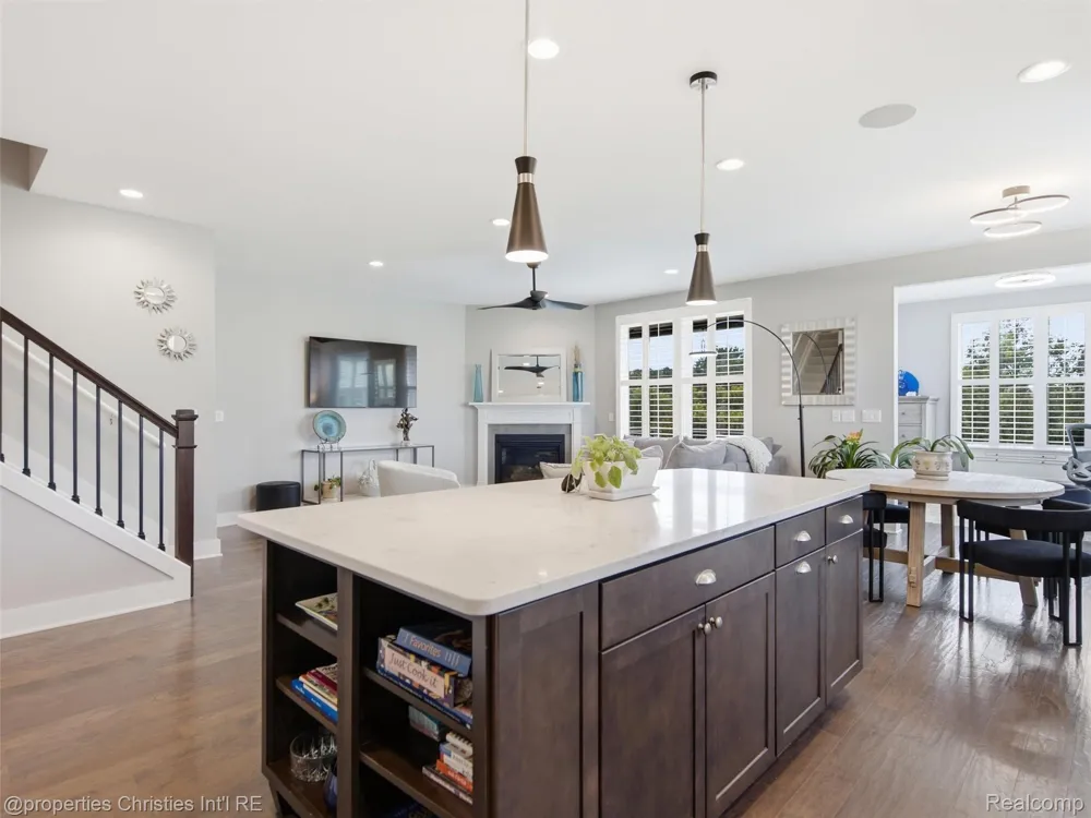 2290 Monte Vista Court Orion Charter Township, MI 48360