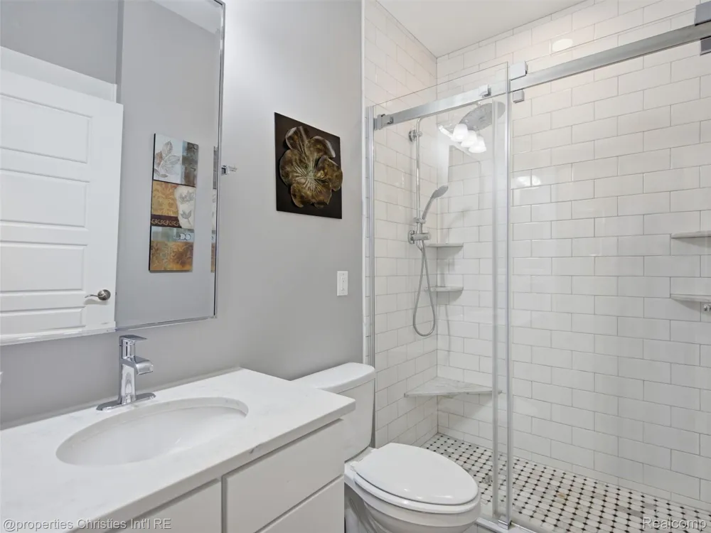 2290 Monte Vista Court Orion Charter Township, MI 48360