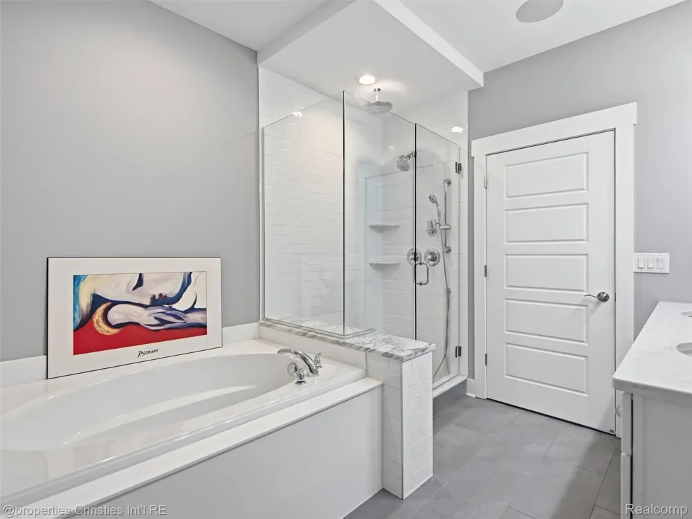 2290 Monte Vista Court Orion Charter Township, MI 48360
