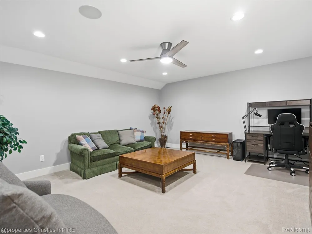 2290 Monte Vista Court Orion Charter Township, MI 48360