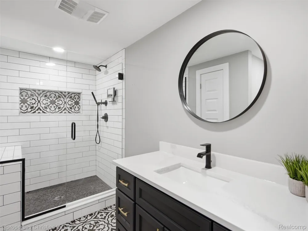 2290 Monte Vista Court Orion Charter Township, MI 48360
