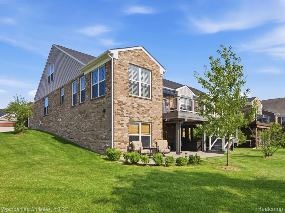 2290 Monte Vista Court Orion Charter Township, MI 48360