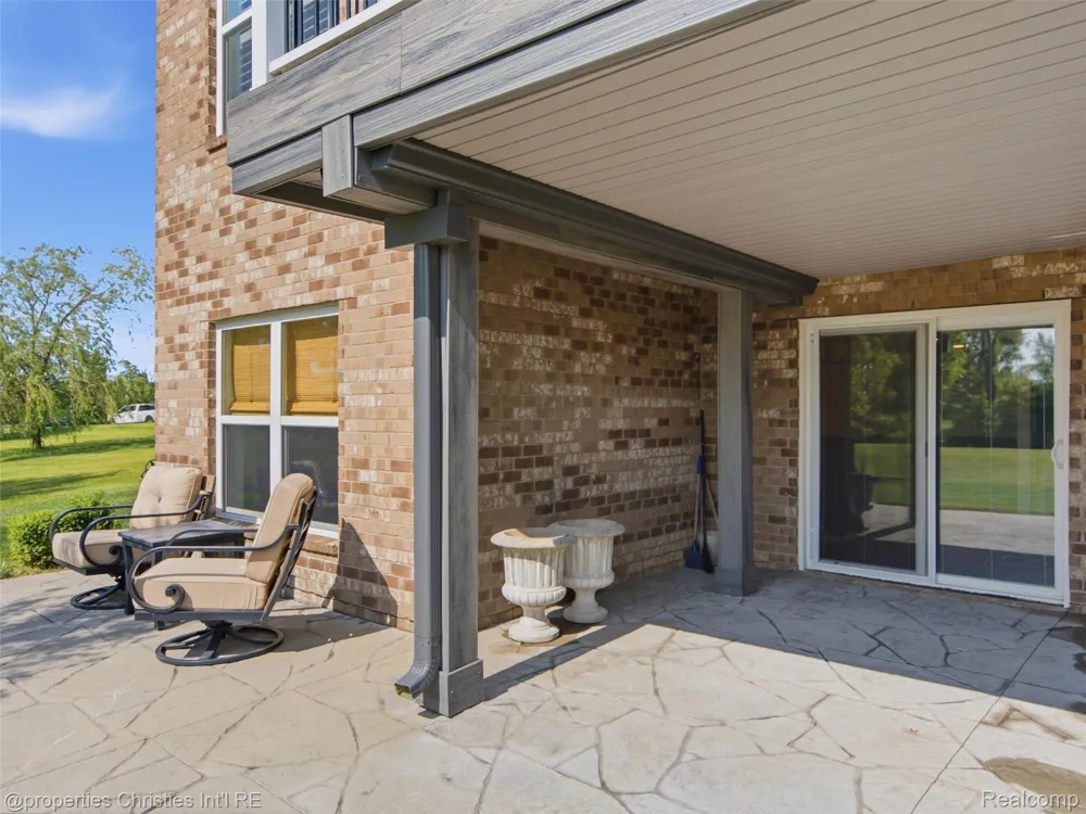 2290 Monte Vista Court Orion Charter Township, MI 48360