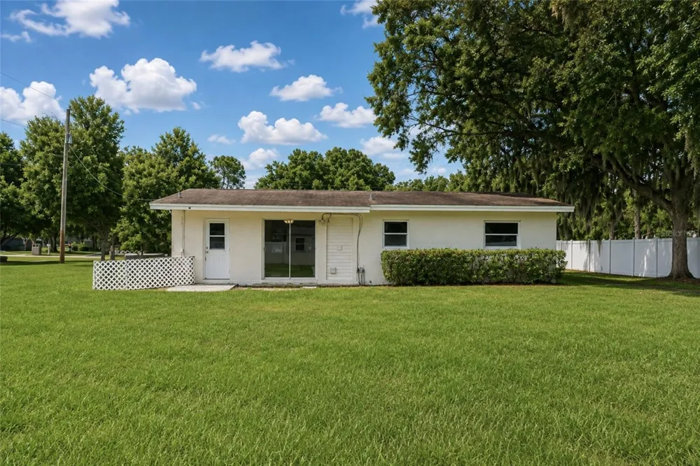 6008 BOB HEAD ROAD Plant City, FL 33565