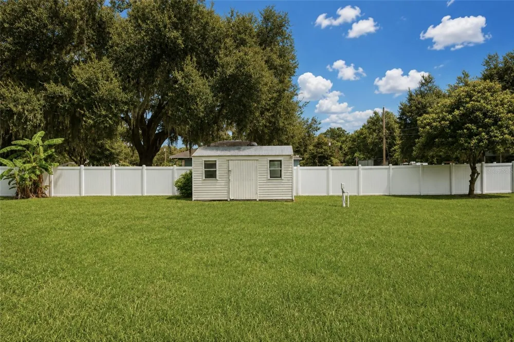 6008 BOB HEAD ROAD Plant City, FL 33565