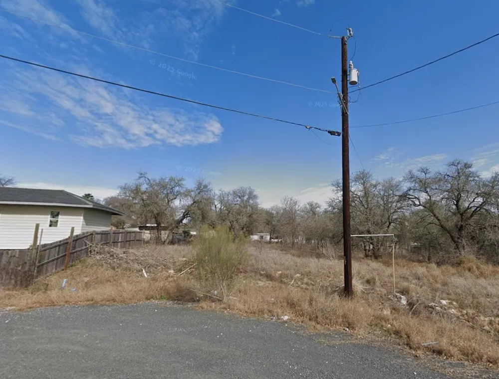 2320 Waterbird Way Elmendorf, TX 78112