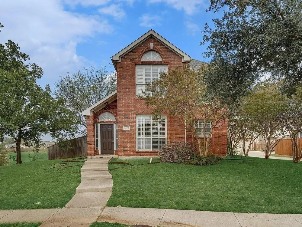 1372 Mae Drive Carrollton, TX 75007