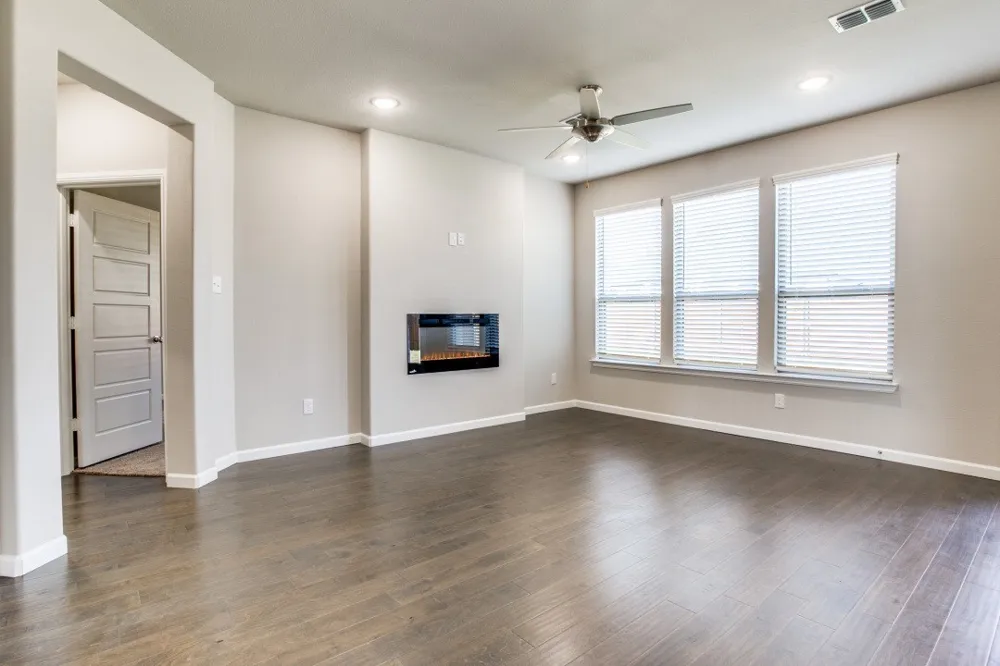 313 Ember Circle Waxahachie, TX 75165