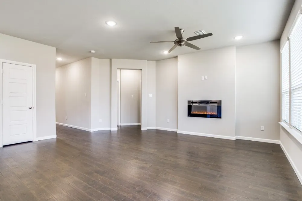 313 Ember Circle Waxahachie, TX 75165