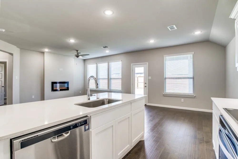313 Ember Circle Waxahachie, TX 75165