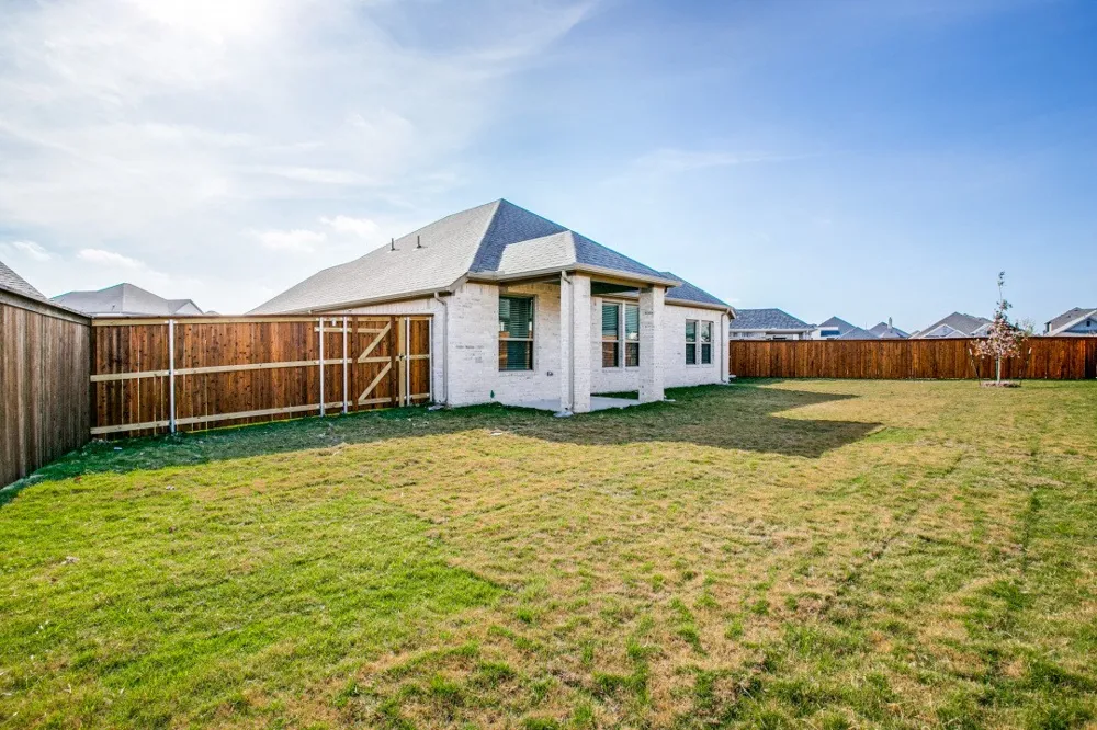 313 Ember Circle Waxahachie, TX 75165
