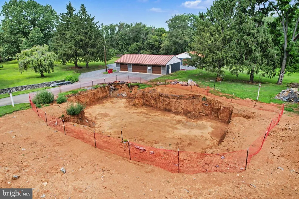 871 ALEXANDER SPRING ROAD Carlisle, PA 17015