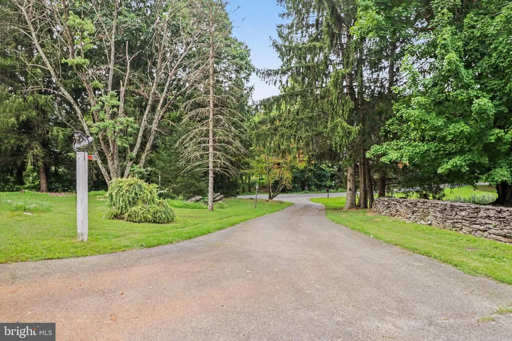 871 ALEXANDER SPRING ROAD Carlisle, PA 17015
