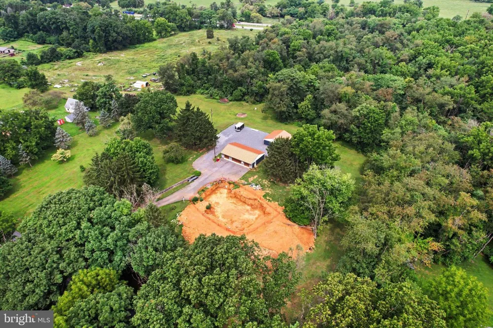 871 ALEXANDER SPRING ROAD Carlisle, PA 17015