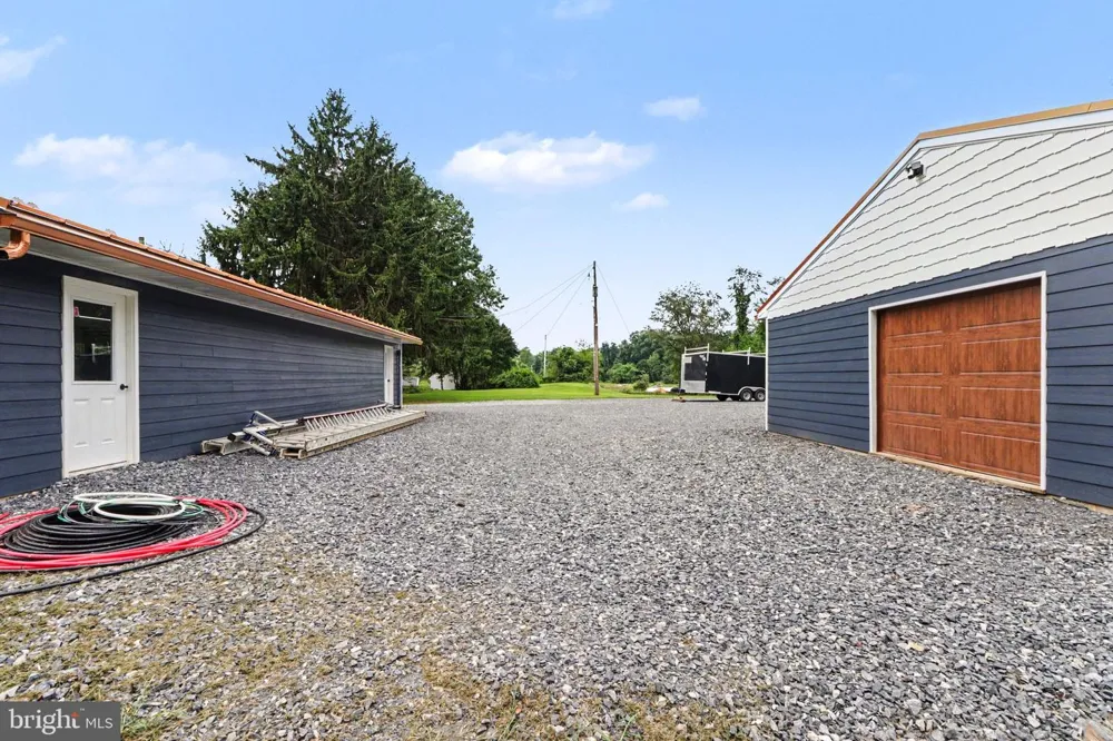 871 ALEXANDER SPRING ROAD Carlisle, PA 17015