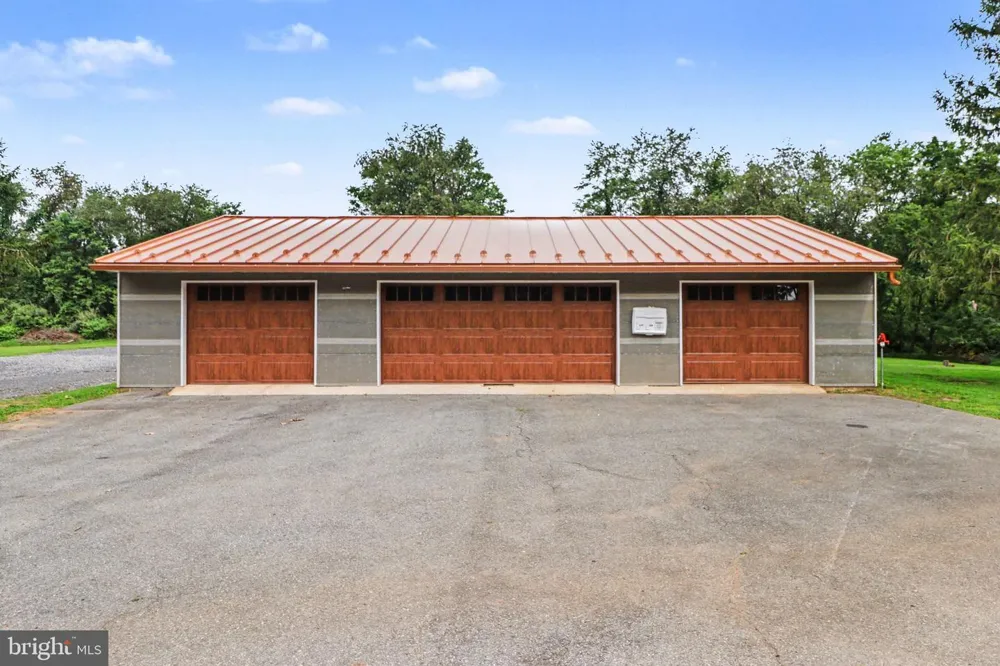 871 ALEXANDER SPRING ROAD Carlisle, PA 17015